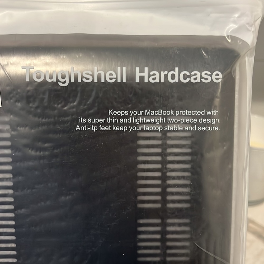 MacBook protector - Picture 3 of 7